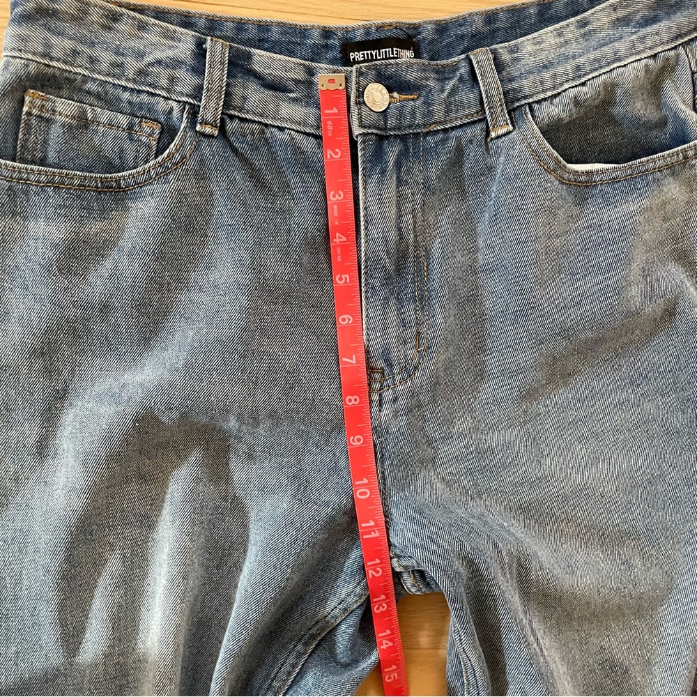 Pretty Little Thing High Rise Light Wash Distressed Baggy  Loose Jeans - Picture 5 of 10